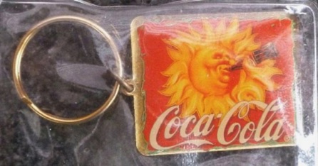 93134-1 € 3,50 coca cola ijzeren sleutelhanger